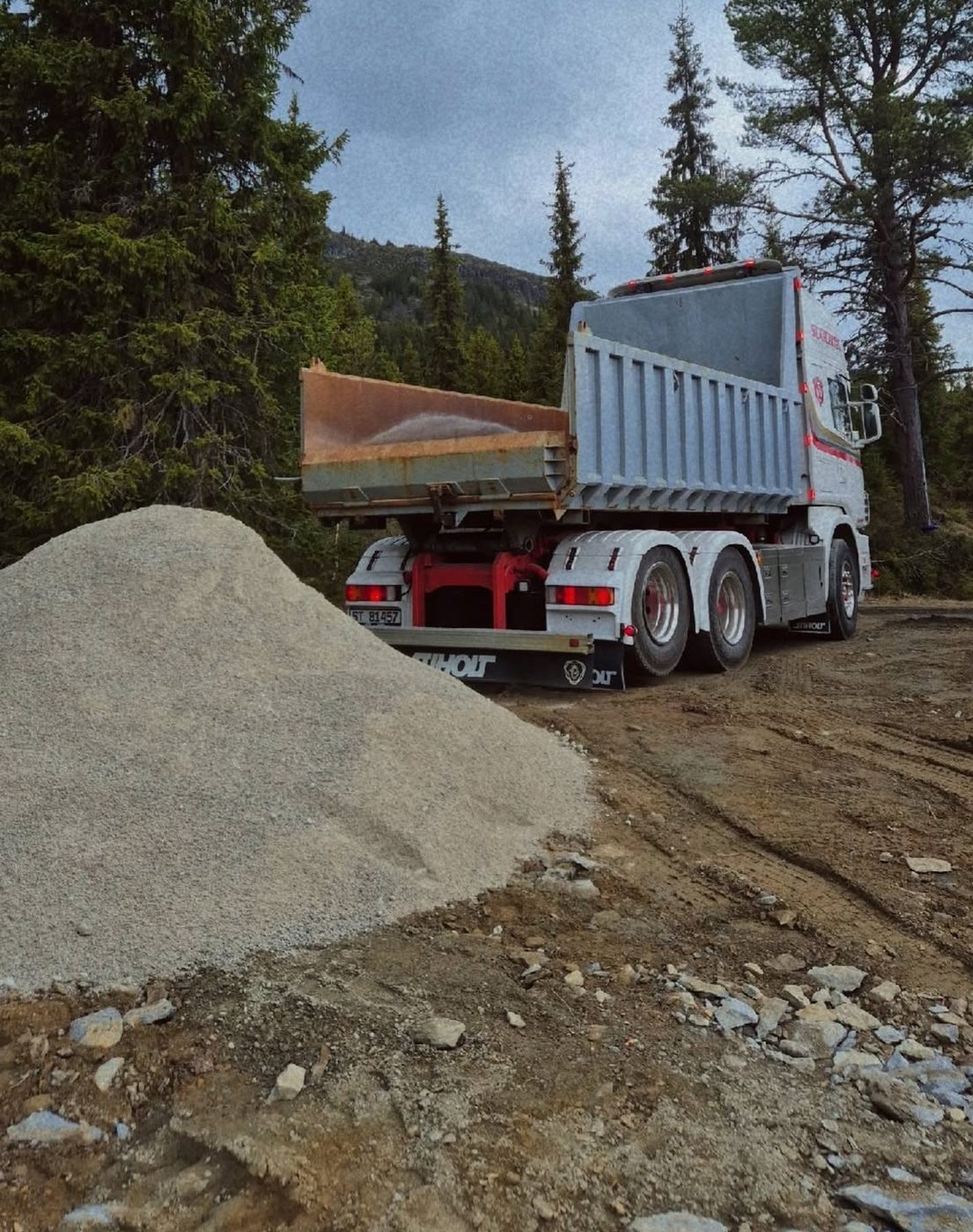 Tippbil fra Slåsletten Transport på bulkoppdrag