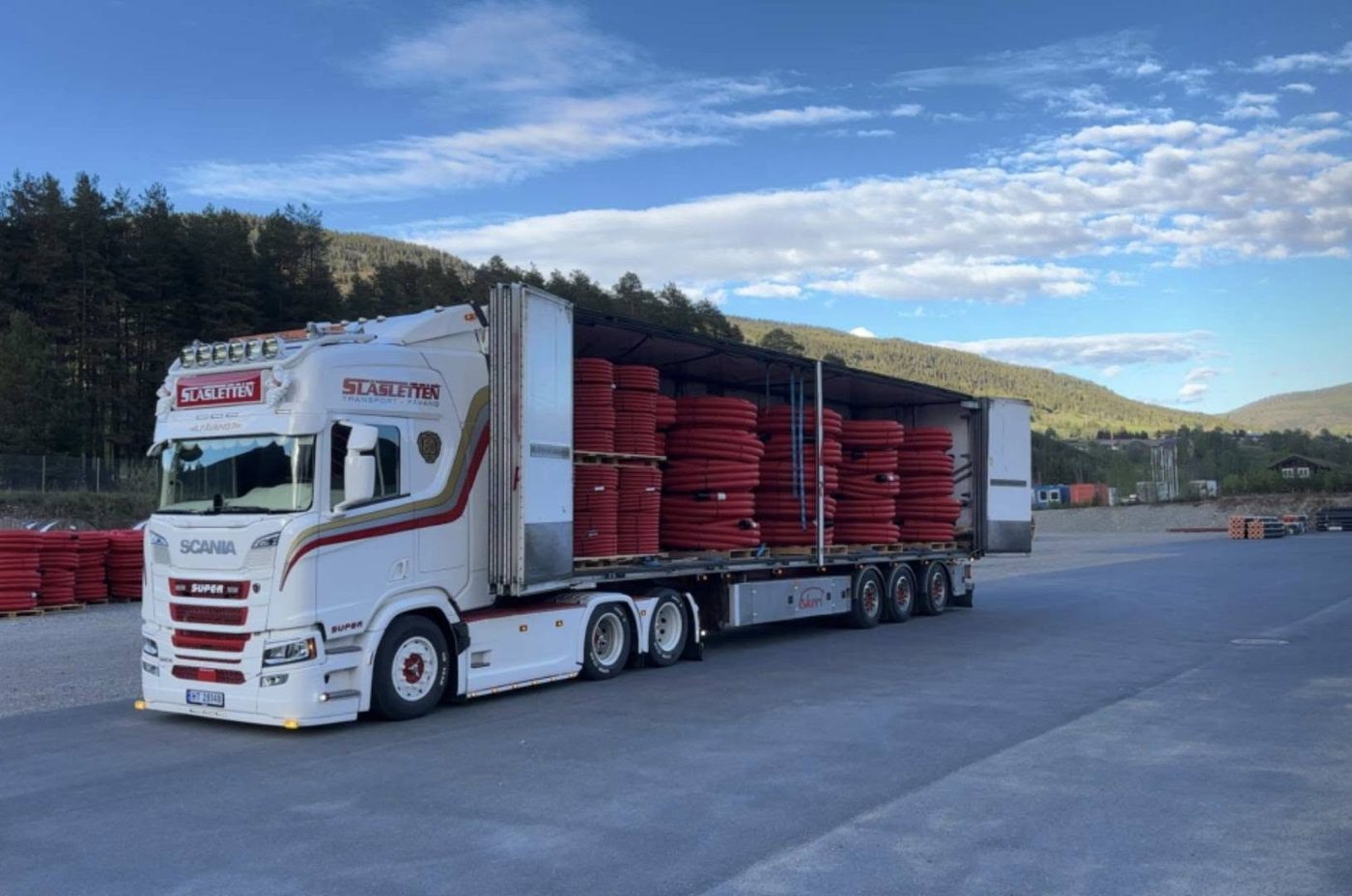 Skapsemitrailer under transport